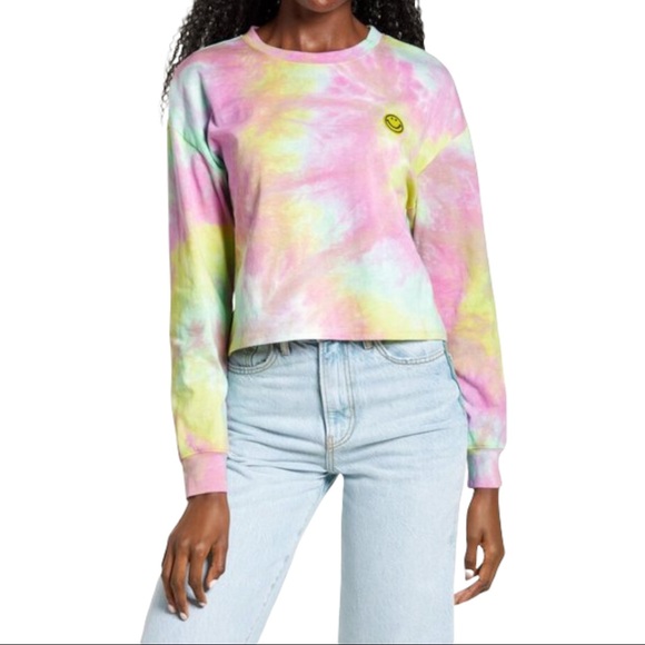 NWT ALL IN FAVOR Tie Dye Appliqué Crop Pullover - Picture 1 of 5